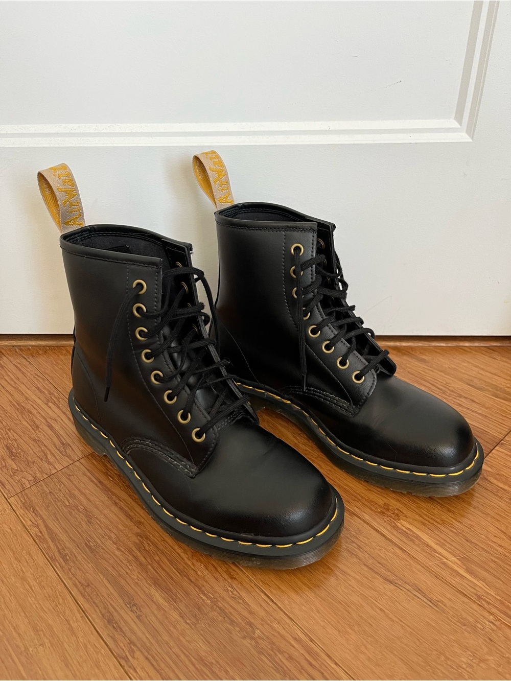 Dr. Martens Black Leather Lace-Up Boots vegan 1460